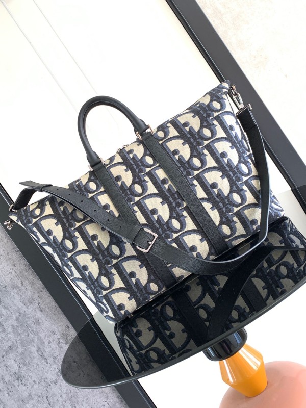 Dior（Weekender 40）