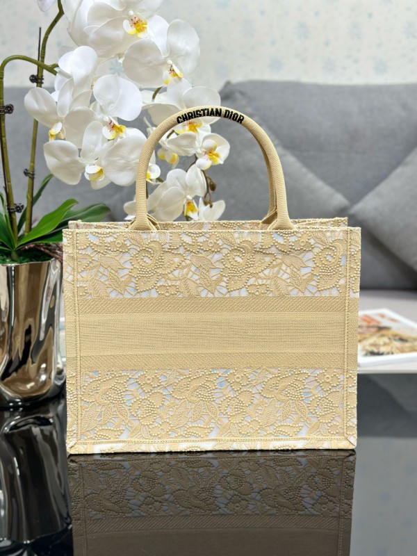 Dior(Book tote)