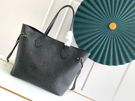 Louis Vuitton(Never full)