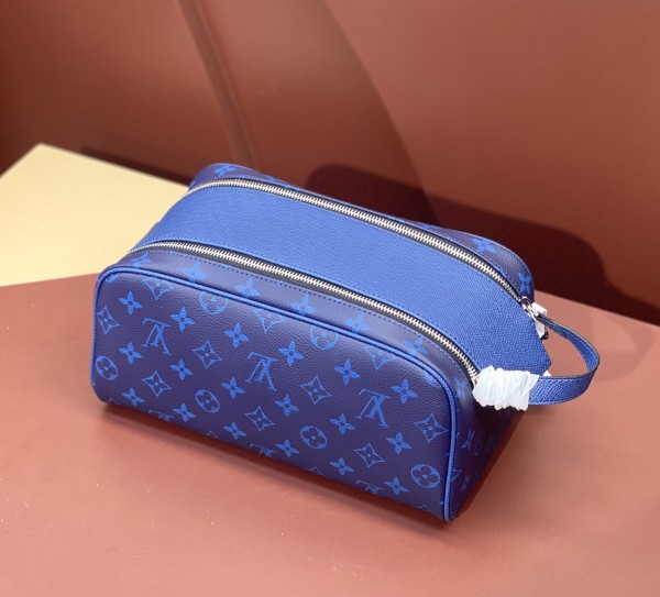 Louis Vuitton (Dopp Kit)