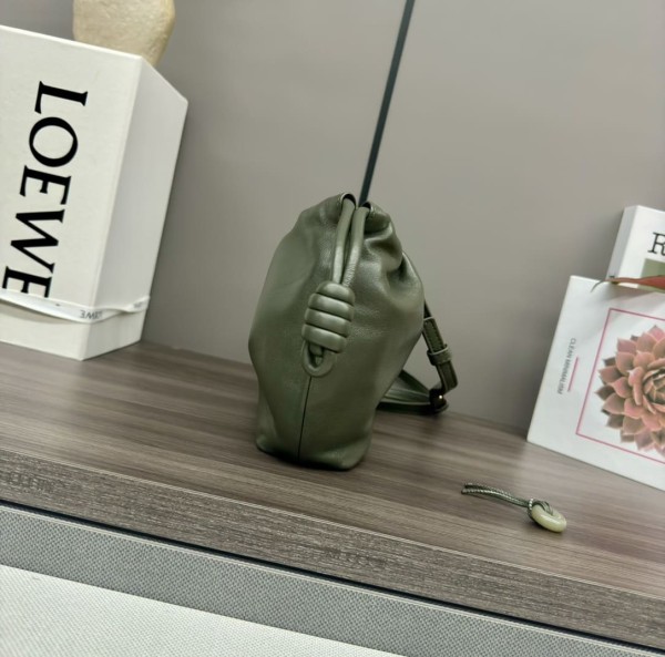 Loewe(Flamenco Purse)