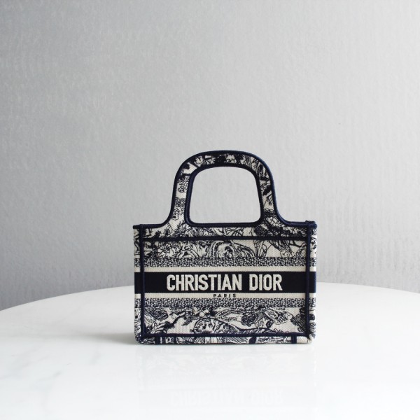 Dior(Book)