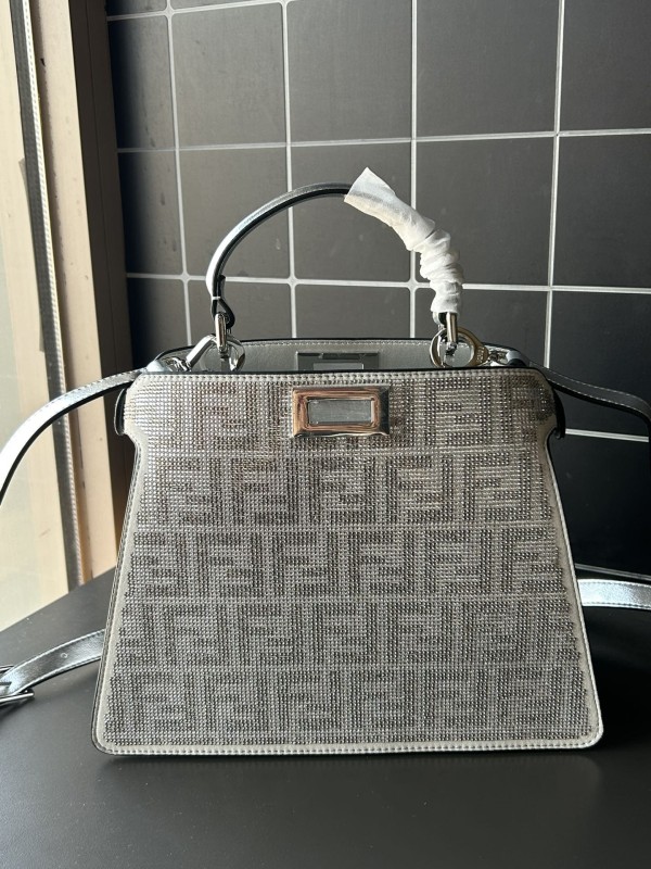 Fendi(Peekaboo)