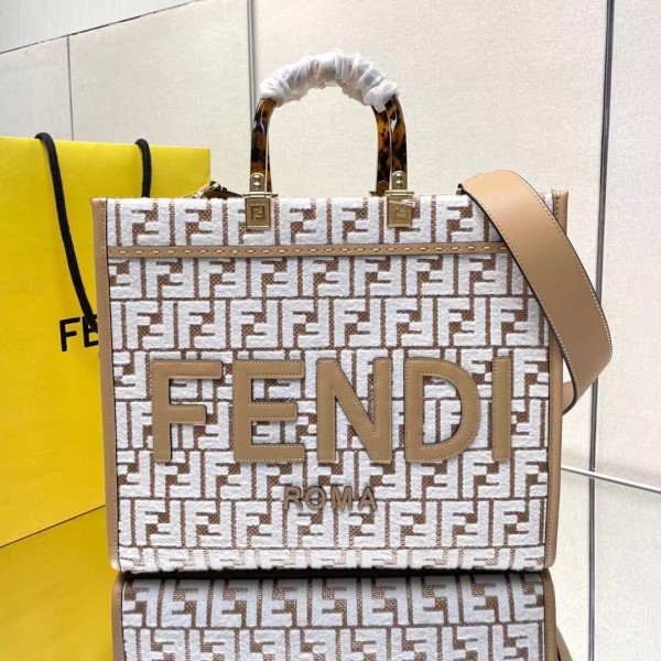 Fendi(shine tote)
