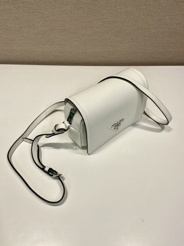 Prada(1BD332)