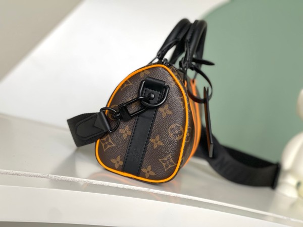 Louis Vuitton( Keepall 25)