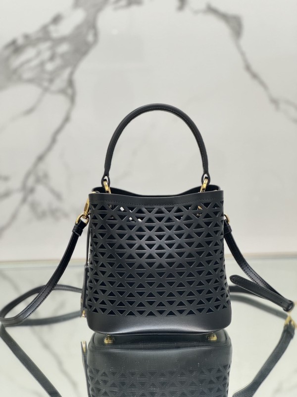Prada(Saffiano)