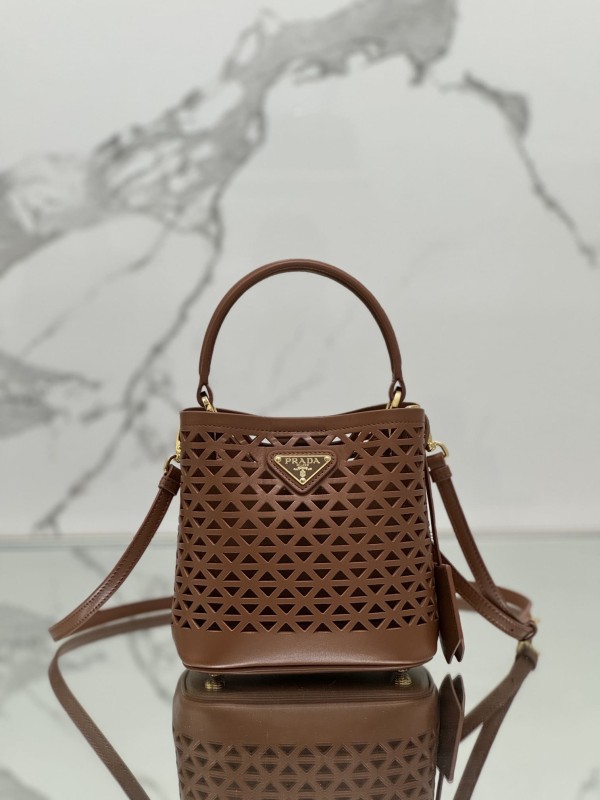 Prada(Saffiano)