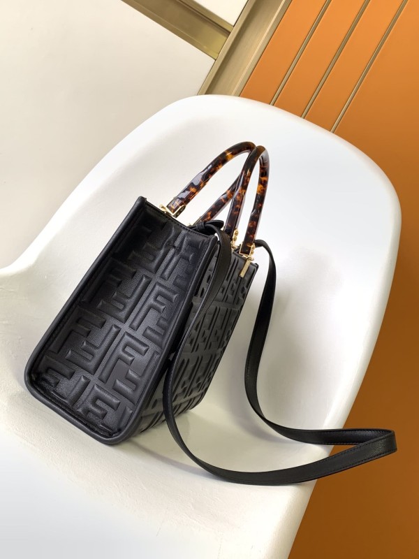Fendi(sunshine shopper)