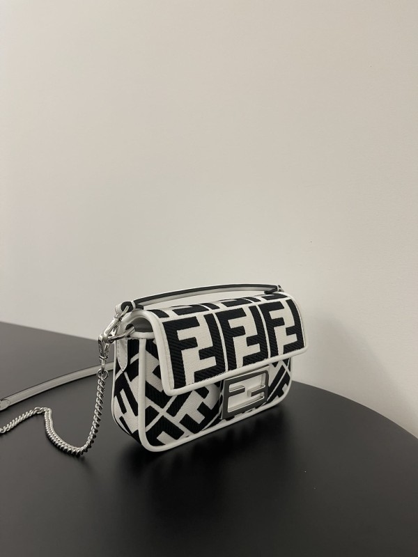 Fendi(Baguette)