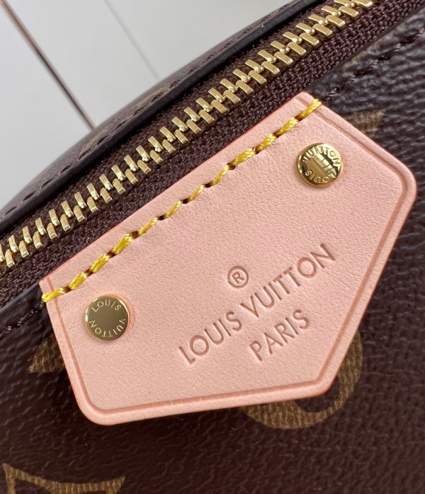 Louis Vuitton(Just In Case)
