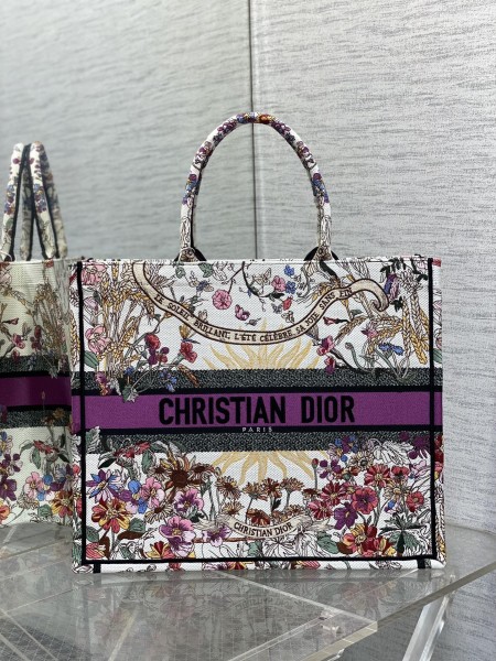 Dior(Book)