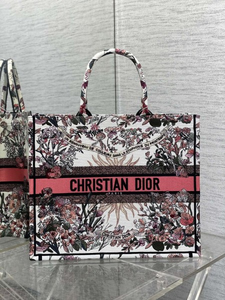 Dior(Book)