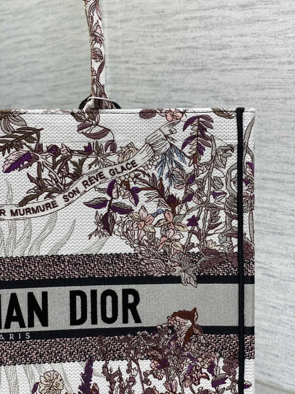 Dior(Book)