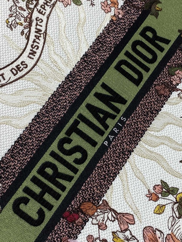 Dior(Book)