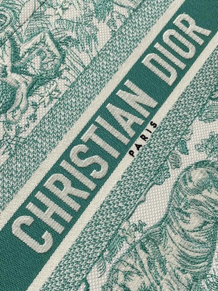 Dior(book)