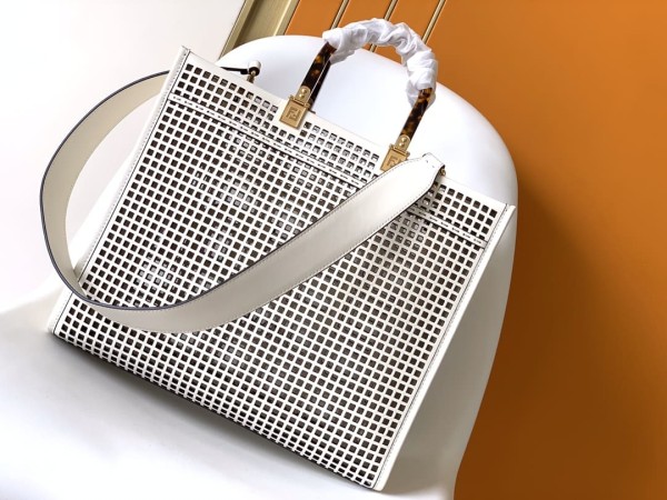 Fendi(sunshine shopper)