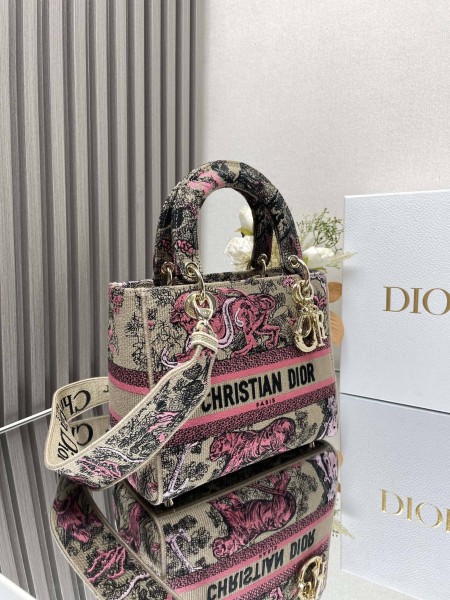 Dior(lady)
