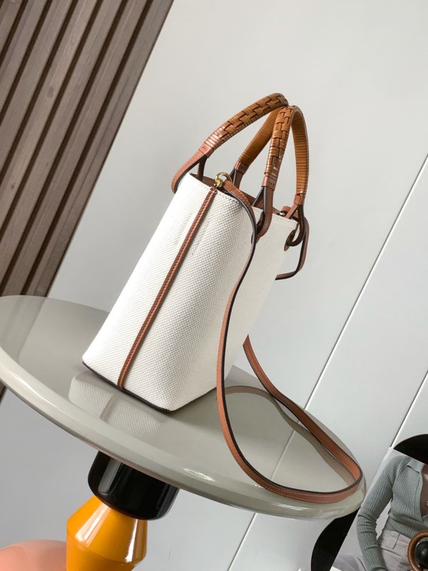 Loewe(Anagram Tote)