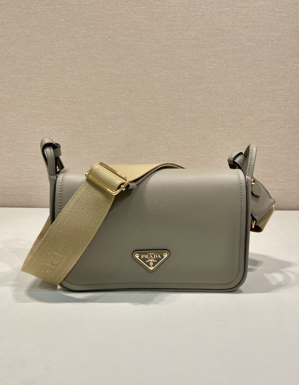 Prada(1BD372)