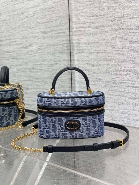 Dior(30 Montaigne)
