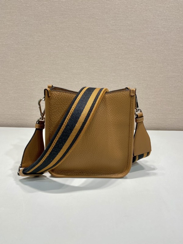 Prada(1BH191/tote)