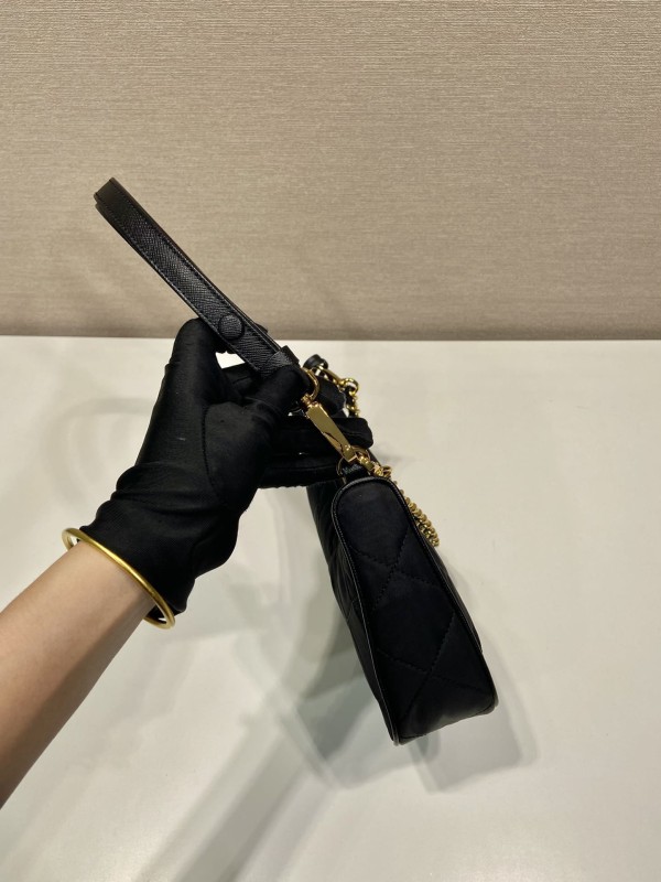 Prada(1BC204)