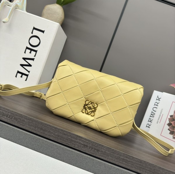 Loewe(Puffer Goya)