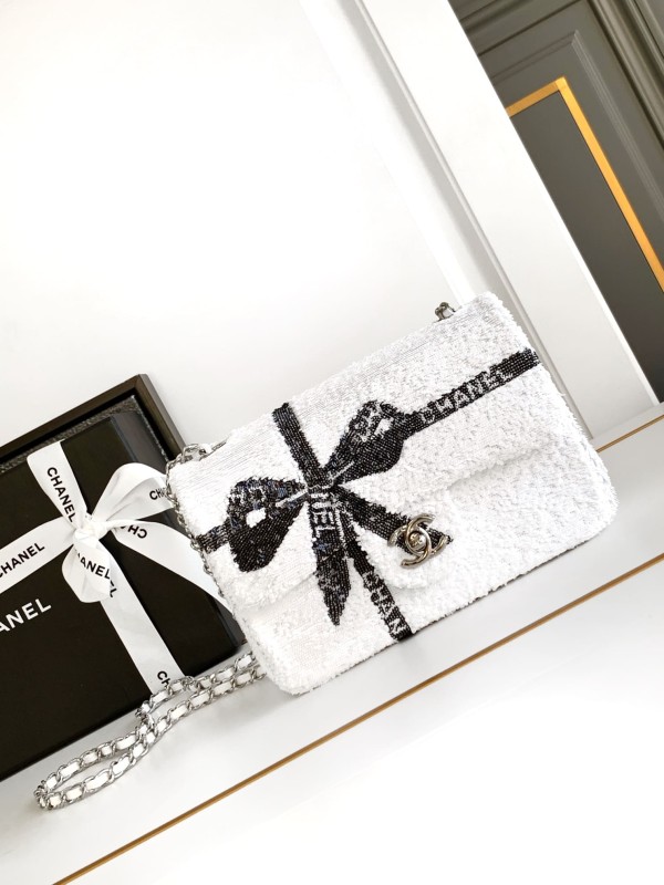 Chanel(24B)