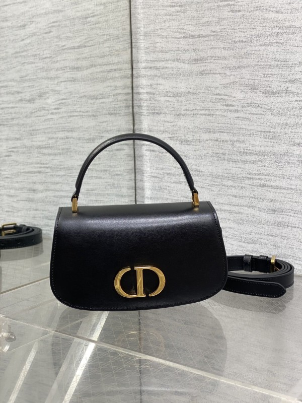 Dior(30 Montaigne Avenue)