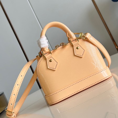 Louis Vuitton(Nano Alma)