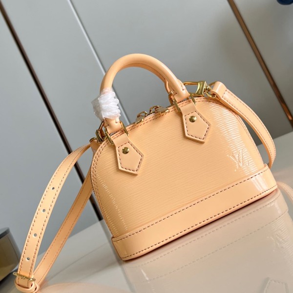 Louis Vuitton(Nano Alma)