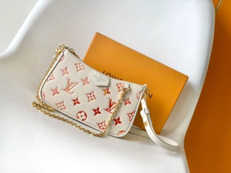 Louis Vuitton(Easy Pouch On Strap)