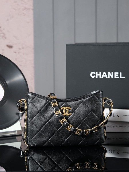 Chanel(24k hobo)
